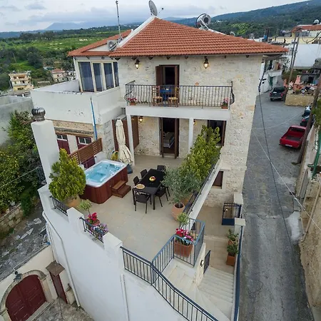 Pinelopi Stonehouse * Rethymno
