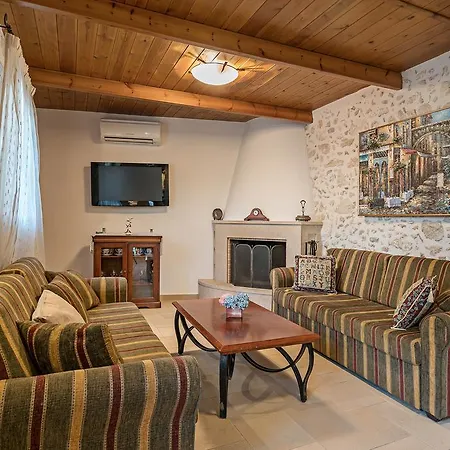 Pinelopi Stonehouse Vila