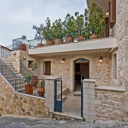 Vila Pinelopi Stonehouse *
