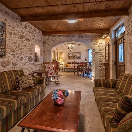 Pinelopi Stonehouse * Rethymno